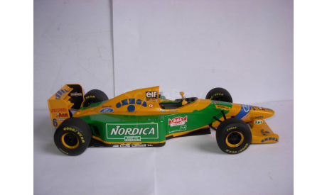 модель F1 Формула 1 1/18 Benetton Ford B193 1993 #6 R Patrese Minichamps/PMA металл 1:18, масштабная модель, scale18