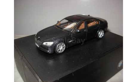 модель 1/43 BMW 750Li удлиненная F02 Minichamps Dealer металл 1:43, масштабная модель, scale43