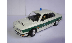 модель 1/43 полицейский BMW 518i E28 Polizei Bond 007 Полиция Universal Hobbies металл 1:43