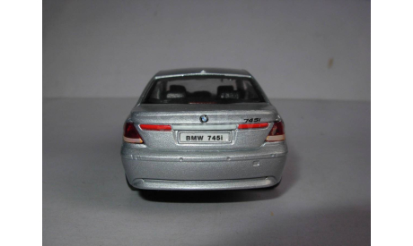 модель 1/43 BMW 7 серии 745i E65 E66 Welly металл 1:43, масштабная модель