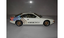 модель 1/18 BMW 850Сi Revell металл 1:18