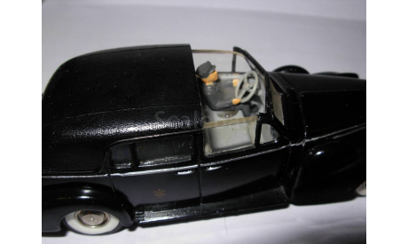 модель 1/43 Cadillac V16 1938 Landaulet Papst Pius XII Rextoys France металл с фигуркой, масштабная модель, 1:43