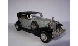 модель-игрушка 1/43 Cadillac V-16 Phaeton 1932 с тентом Yatming металл 1:43