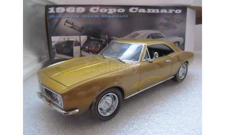 модель 1/18 Chevrolet Camaro 1967 ERTL Authentics металл 1:18, масштабная модель, scale18