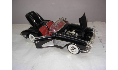 модель 1/18 Chevrolet Corvette 1958 Motormax металл 1:18, масштабная модель, scale18