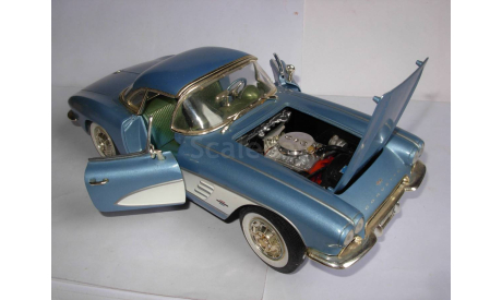 модель 1/18 Chevrolet Corvette 1961 Hard Top C1 ERTL металл 1:18, масштабная модель, scale18
