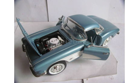 модель 1/18 Chevrolet Corvette 1961 Hard Top C1 ERTL металл 1:18, масштабная модель, scale18