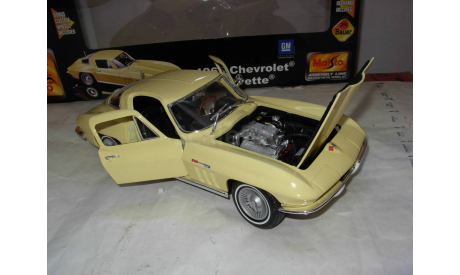 модель 1/18 Chevrolet Corvette Stingray 1965 Maisto металл 1:18, масштабная модель, scale18