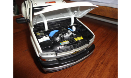 модель пикапа 1/18 Chevrolet Silverado 3500 Pick-up Anson металл, масштабная модель, 1:18