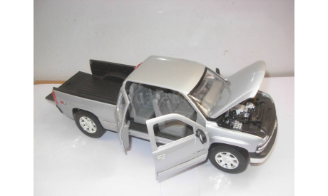 1/18 модель Chevrolet Silverado Extended Cab Box Welly металл 1:18, масштабная модель, scale18