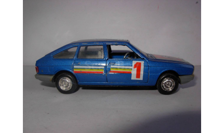 модель 1/43 гоночный Chrysler 150 GLS Mira Spain металл, масштабная модель, scale43