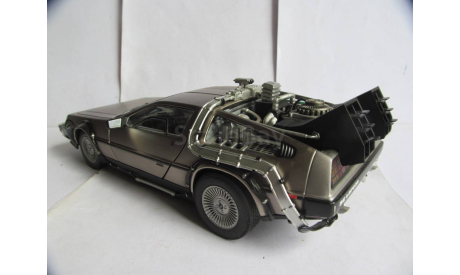 модель 1/18 DMC Delorean Назад в будущее  Back to the future Sun Star металл, масштабная модель, Sunstar, scale18