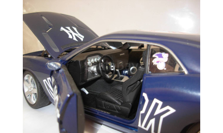 модель 1/18 Dodge Challenger New York Yankees Highway61 металл 1:18, масштабная модель, scale18, Highway 61
