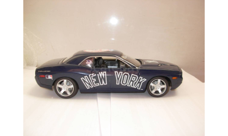 модель 1/18 Dodge Challenger New York Yankees Highway61 металл 1:18, масштабная модель, scale18, Highway 61
