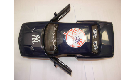 модель 1/18 Dodge Challenger New York Yankees Highway61 металл 1:18, масштабная модель, scale18, Highway 61