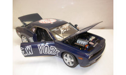 модель 1/18 Dodge Challenger New York Yankees Highway61 металл 1:18