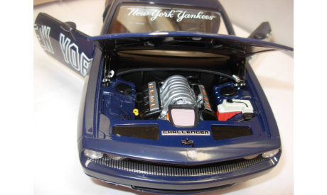 модель 1/18 Dodge Challenger New York Yankees Highway61 металл 1:18, масштабная модель, scale18, Highway 61