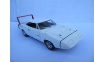 модель 1/43 Dodge Charger Daytona 1969 Universal Hobbies UH металл 1:43, масштабная модель, scale43