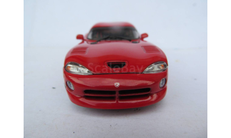модель 1/43 Dodge Viper GTS Universal Hobbies UH металл 1:43, масштабная модель, scale43