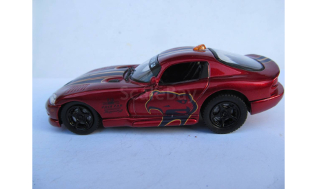 модель 1/43 Dodge Viper GTS Universal Hobbies UH металл 1:43, масштабная модель, scale43
