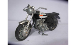 модель спортвный мотоцикл 1/24 Yamaha DHC750 металл 1:24DHC750