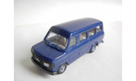 модель микроавтобуса Ford Transit 1/87 H0 Praline пластик 1:87, масштабная модель, scale87