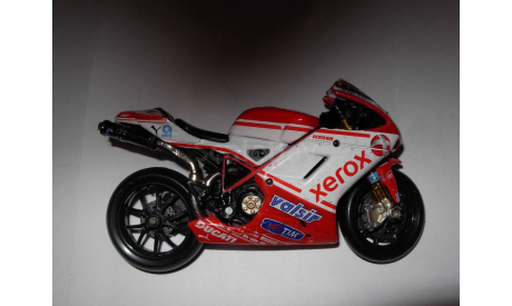1/18 модель гоночный мотоцикл Ducati 1198 Corse #84 Maisto металл 1:18, масштабная модель мотоцикла, scale18