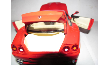 модель 1/18 Ferrari F550 Maranello 1996 UT Models металл 1:18, масштабная модель, scale18