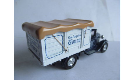 модель 1/50 фургона Ford AA 1932 Matchbox Collectibles металл 1:50, масштабная модель, scale50