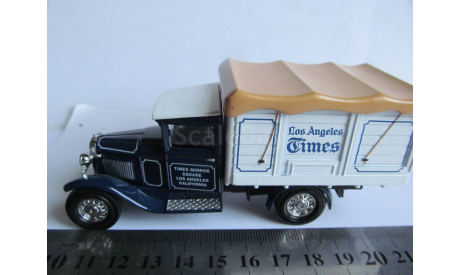 модель 1/50 фургона Ford AA 1932 Matchbox Collectibles металл 1:50, масштабная модель, scale50
