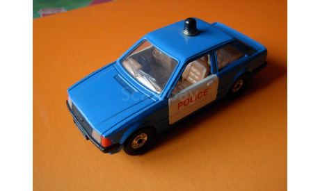 модель 1/36 полицейский Ford Escort Police Corgi металл 1:36 полиция, масштабная модель, scale35