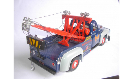 модель эвакуатор 1/18 Ford F 100 Tow Truck Yatming/Road Legends металл 1:18 кран, масштабная модель, scale18, Sunstar