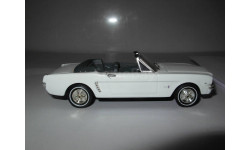 модель 1/43 Ford Mustang 1965 Schuco металл 1:43