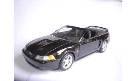 модель 1/18 Ford Mustang GT 1999 Convertible Maisto металл 1:18, масштабная модель, scale18