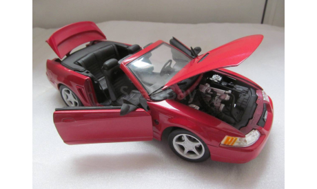 модель 1/18 Ford Mustang GT 1999 Convertible Maisto металл 1:18, масштабная модель, scale18