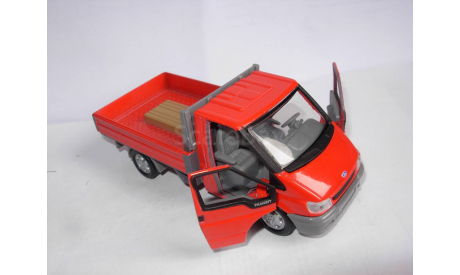 модель 1/43 грузовик Ford Transit бортовой металл 1:43, масштабная модель, scale43, Greenlight Collectibles