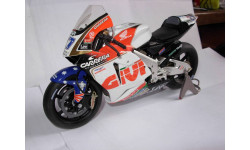 модель 1/12 гоночный мотоцикл HONDA - RC211V N 27 MOTOGP 2006 CASEY STONER Altaya металл 1:12