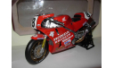 1/12 модель мотоцикл  Honda RC30 1990 Isle Of Man 8 Carl Fogarty Universal Hobbies металл 1:12, масштабная модель мотоцикла, scale12