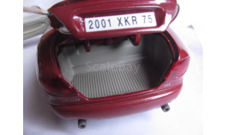 модель 1/18 Jaguar XKR Coupe Solido металл 1:18, масштабная модель