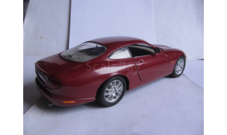 модель 1/18 Jaguar XKR Coupe Solido металл 1:18, масштабная модель