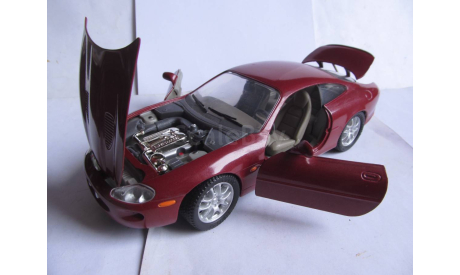 модель 1/18 Jaguar XKR Coupe Solido металл 1:18, масштабная модель