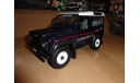 модель 1/18 LandRover Defender 90 Carabinieri (полиция police) Universal Hobbies  металл, масштабная модель, 1:18, Land Rover