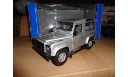 модель 1/18 LandRover Defender 90 Universal Hobbies Revell металл 1:18