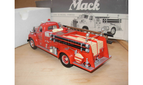 модель 1/34 pumper/пожарный автонасос Mack B 1960 Newark First Gear металл 1:34, масштабная модель, scale32