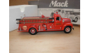 модель 1/34 pumper/пожарный автонасос Mack B 1960 Newark First Gear металл 1:34, масштабная модель, scale32