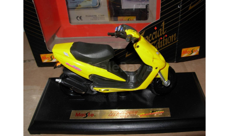 1/18 модель мотороллер/скутер Malaguti Phantom F12 Maisto металл 1:18 мотоцикл, масштабная модель мотоцикла, scale18