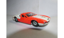 модель 1/43 Mangusta De Tomaso Dinky England металл 1:43