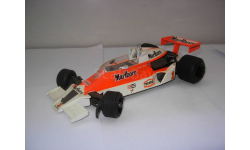 модель F1 Формула-1 1/20 McLaren M26 1977 #1 Marlboro James Hunt Eidai Corporation металл 1:20