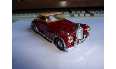 модель 1/36 MB Mercedes Benz 300S Corgi металл 1:36 Mercedes-Benz Мерседес, масштабная модель, scale35