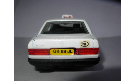 модель 1/36 Mercedes Benz 190E W201 Taxi такси Corgi Britain Мерседес 1:36 Mercedes-Benz Мерседес MB металл 190 E, масштабная модель, scale35